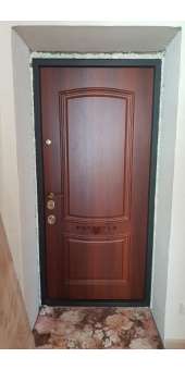 НАШІ РОБОТИ Вхідні двері металеві в квартиру з МДФ накладками